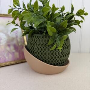 The Echo Planter, Indoor Flower Pot, Tabletop Planter, Wavy Geometric Design